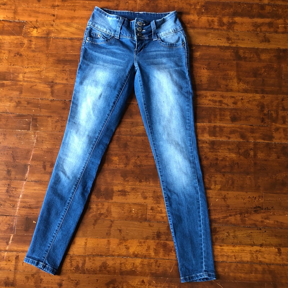 YMI Three Button Closure Jeans